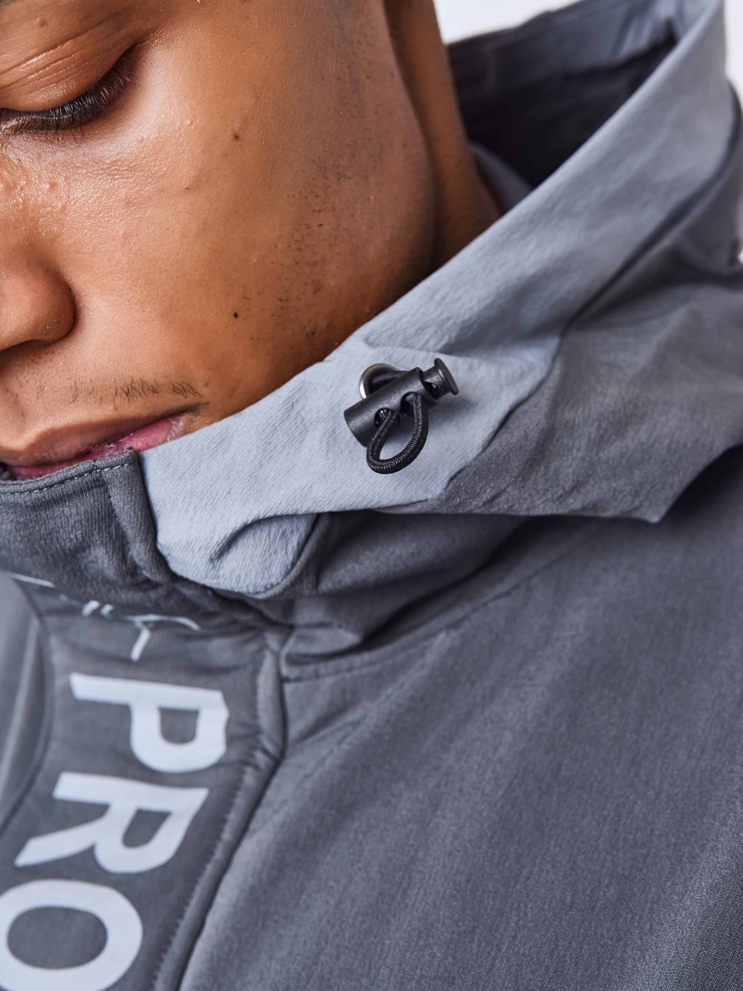 veste-a-capuche-colorblock-gris-clair