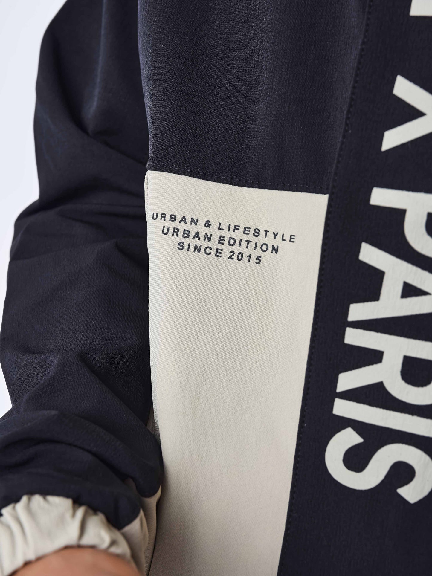 veste-a-capuche-colorblock-beige