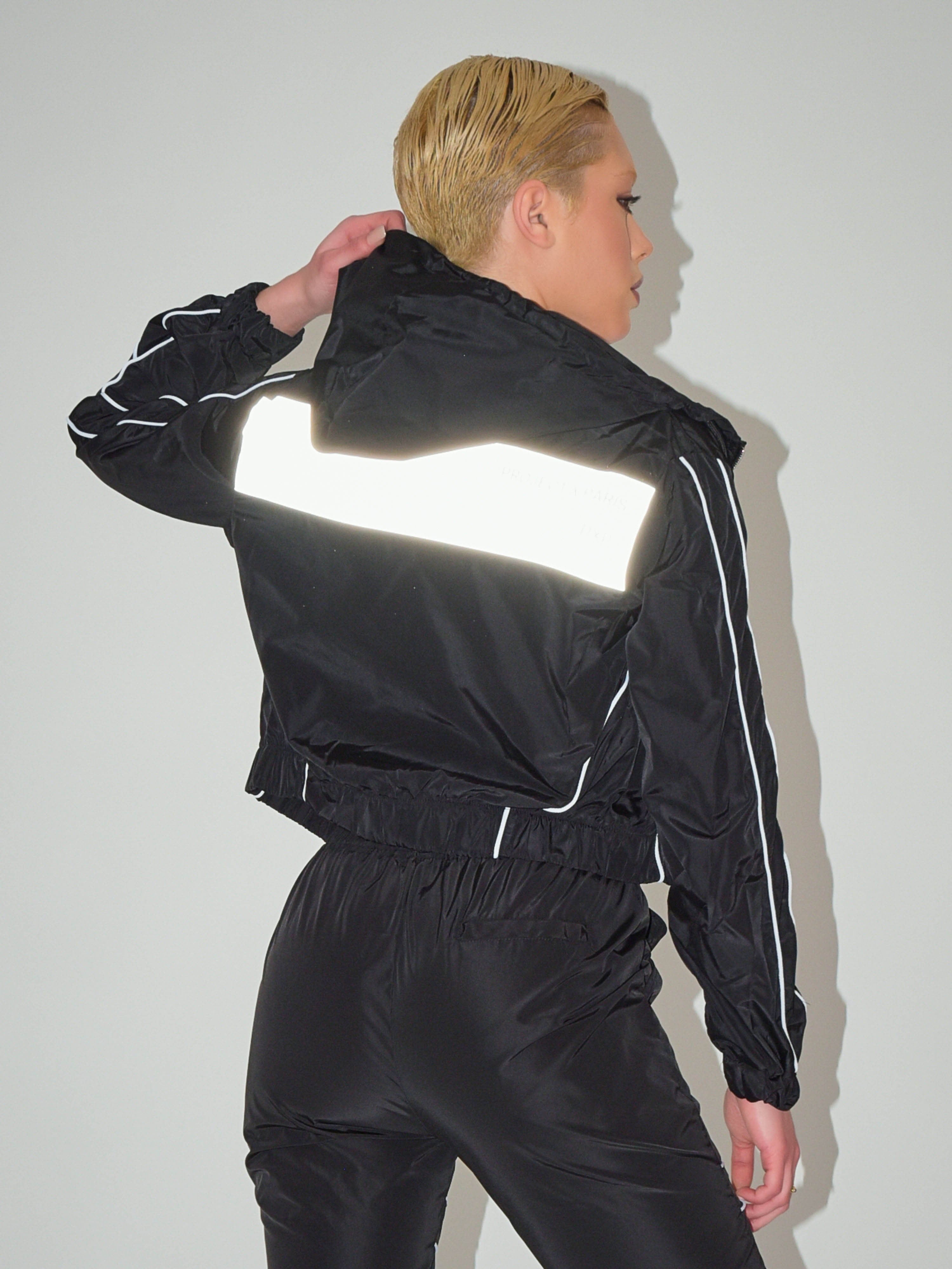 Giacca con cappuccio e piping a contrasto-5