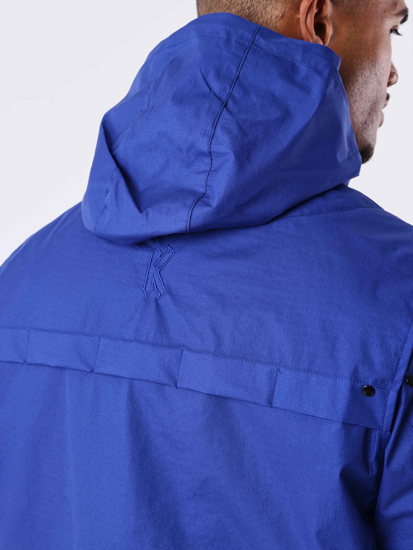 veste-a-capuche-technique-collaboration-kalash-bleu-electrique