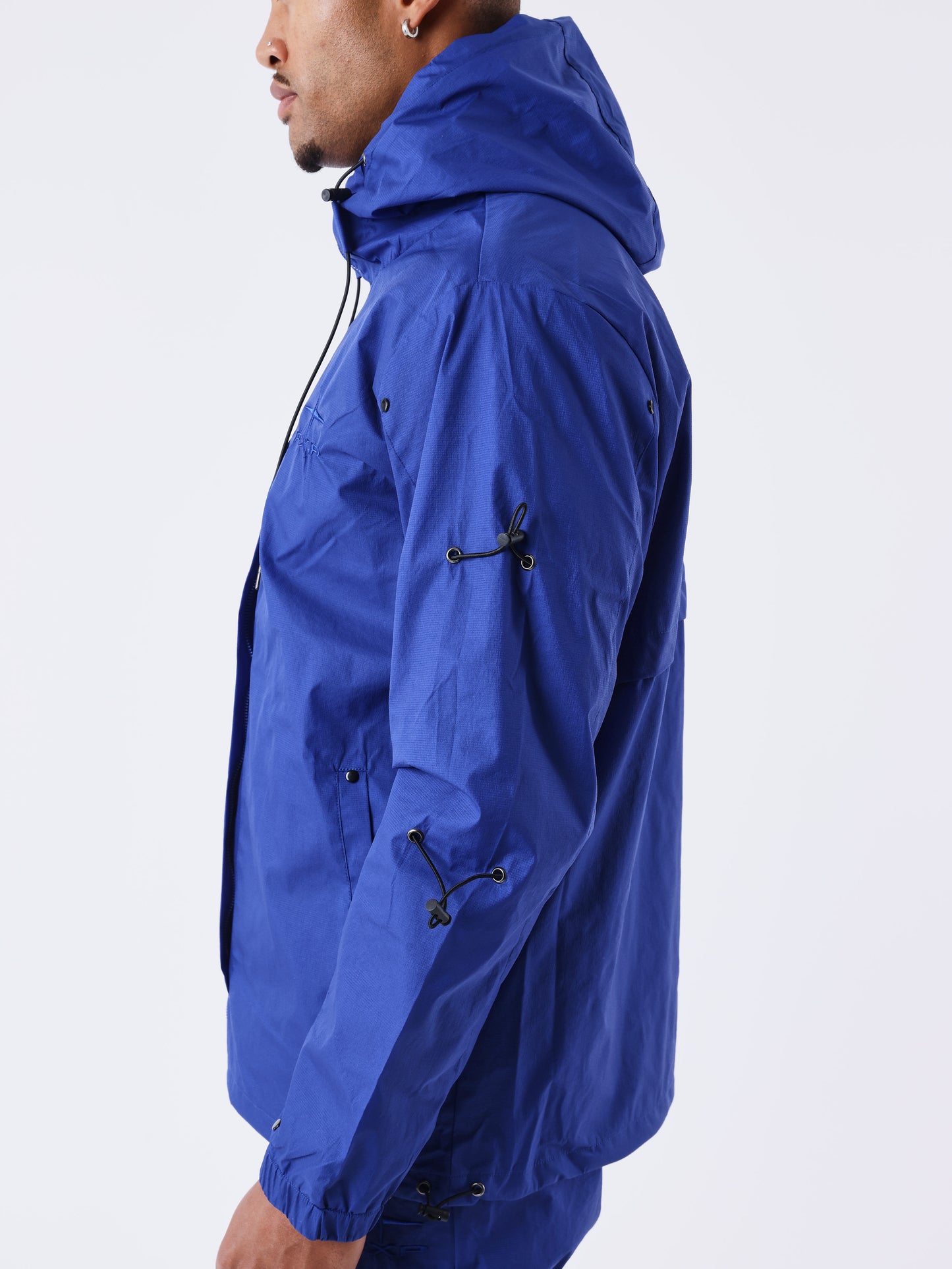 veste-a-capuche-technique-collaboration-kalash-bleu-electrique