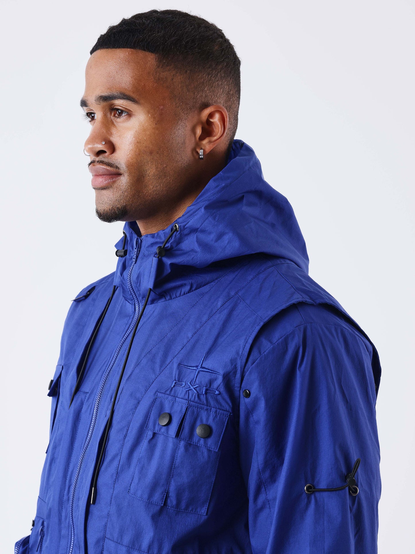 veste-a-capuche-technique-collaboration-kalash-bleu-electrique