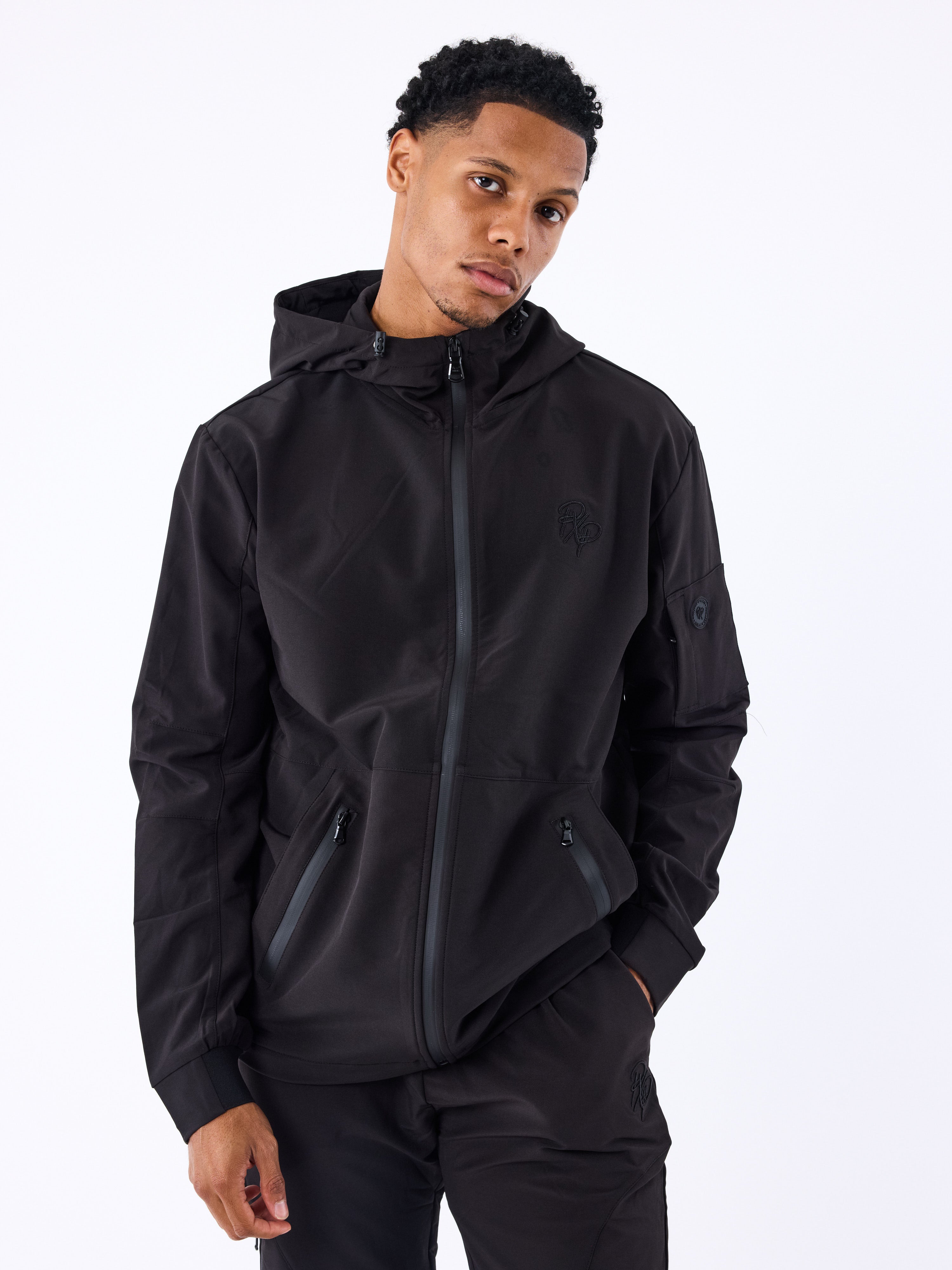 veste-a-capuche-technique-noir