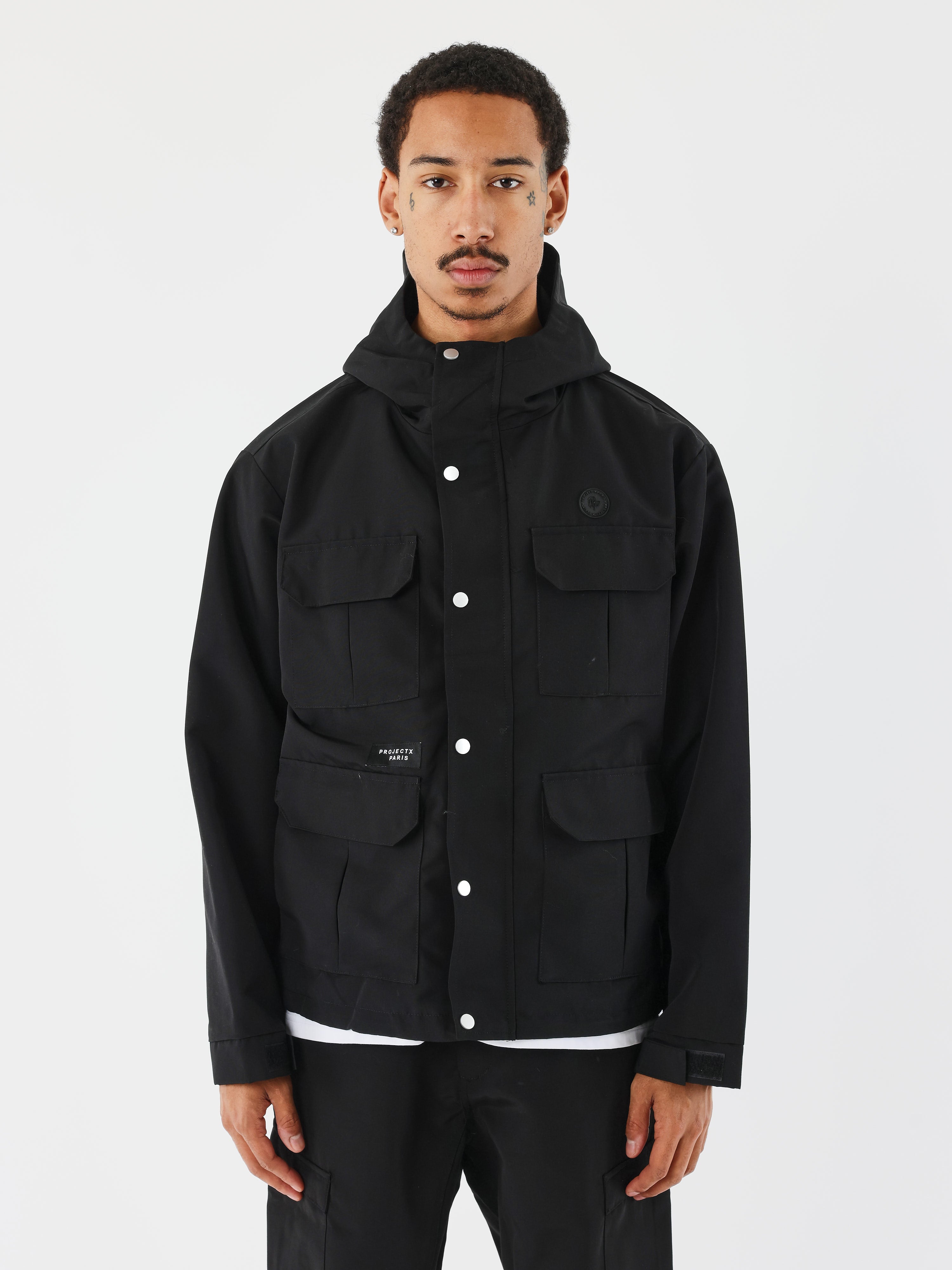 Chaqueta con capucha técnica-1