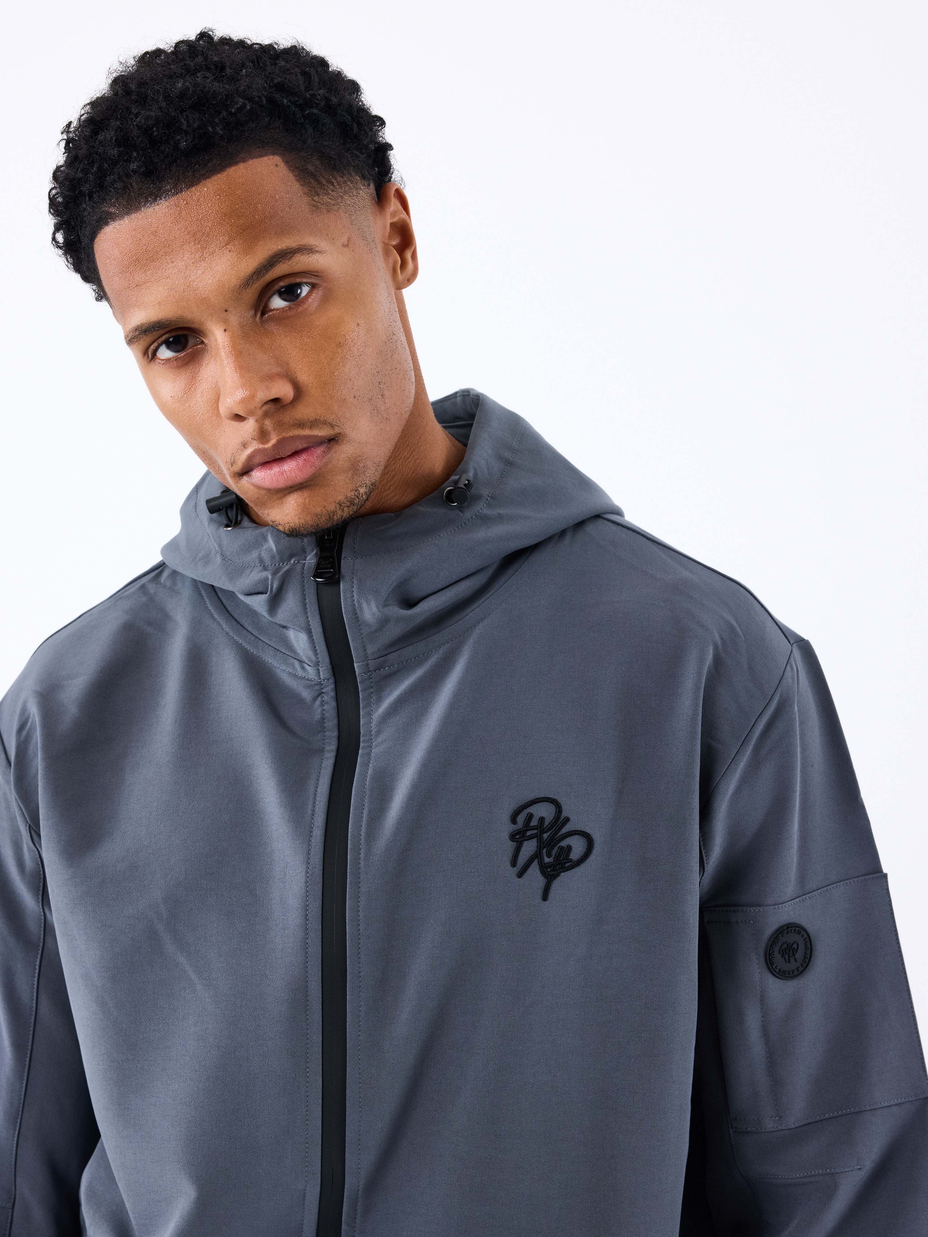 veste-a-capuche-technique-anthracite