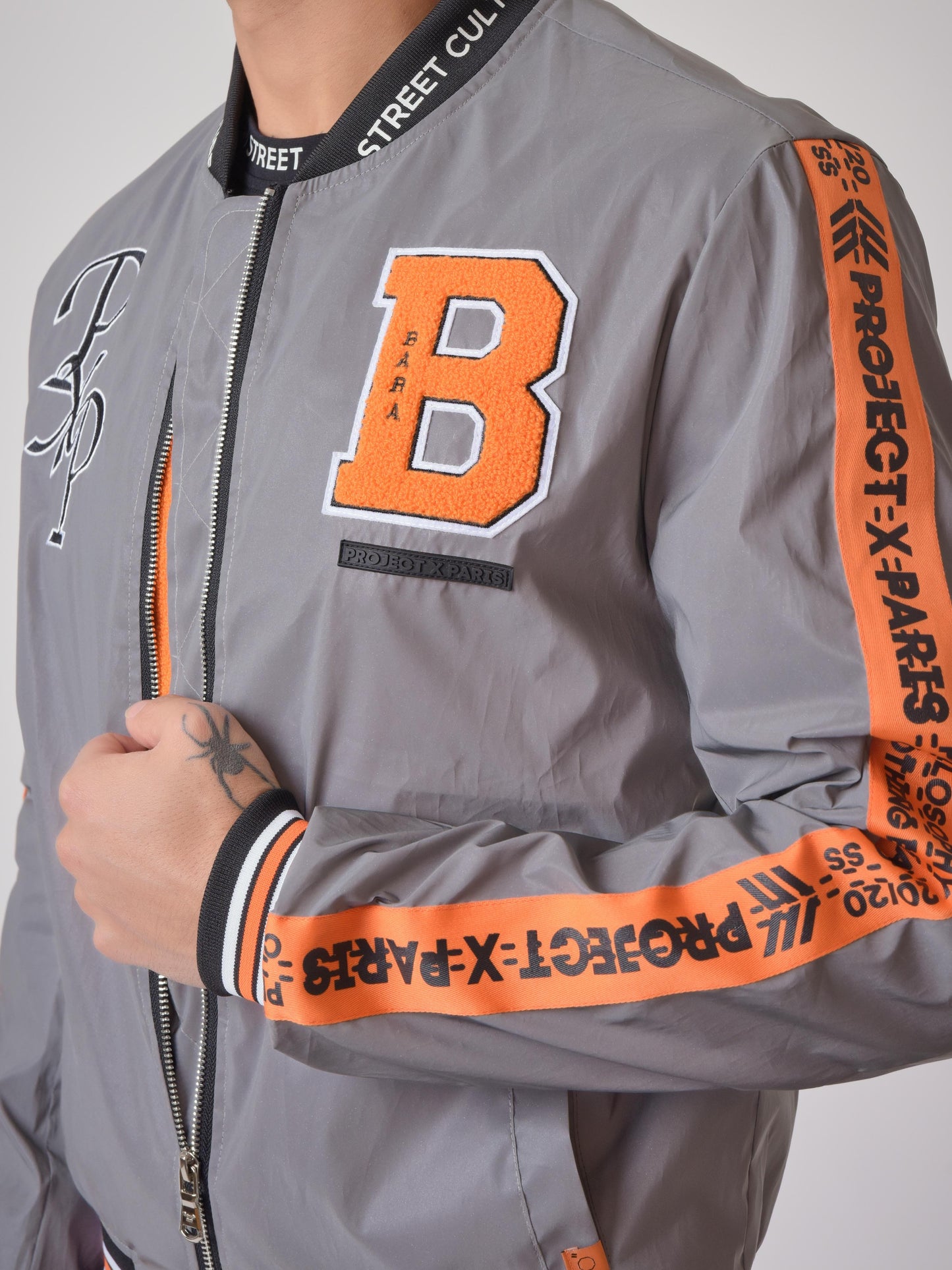 veste-col-teddy-style-baseball-baba-collab-2030079-reflechissant-modelshot