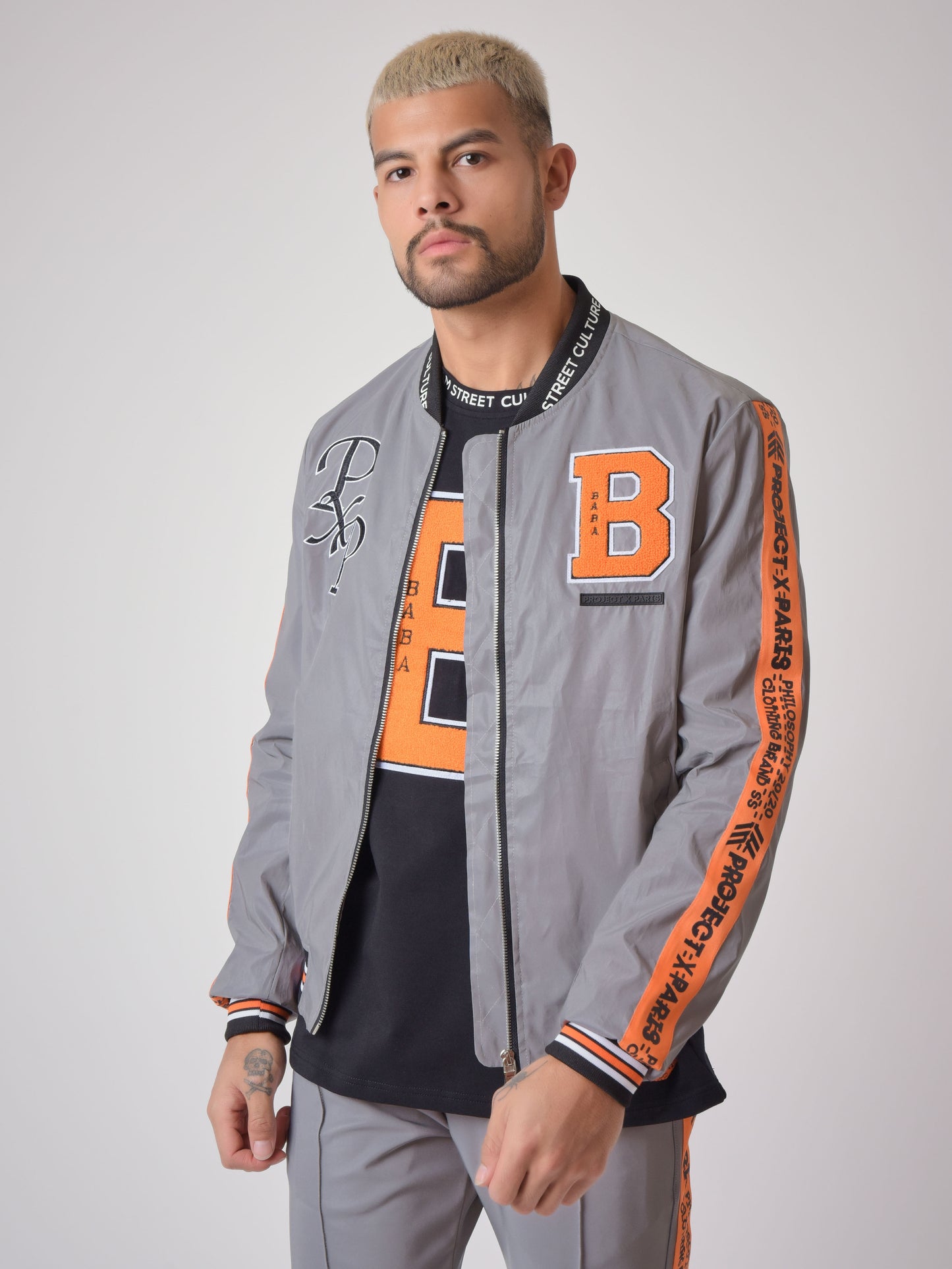 veste-col-teddy-style-baseball-baba-collab-2030079-reflechissant-modelshot