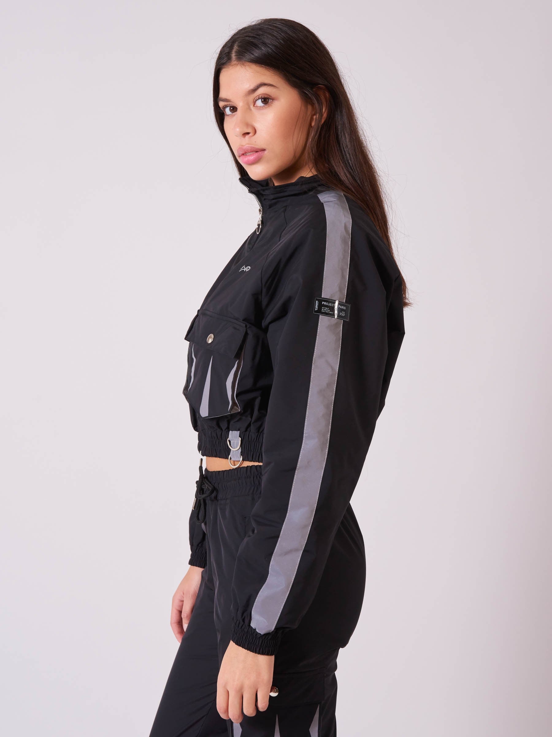 Kurze Jacke mit übergroßen Taschen-4