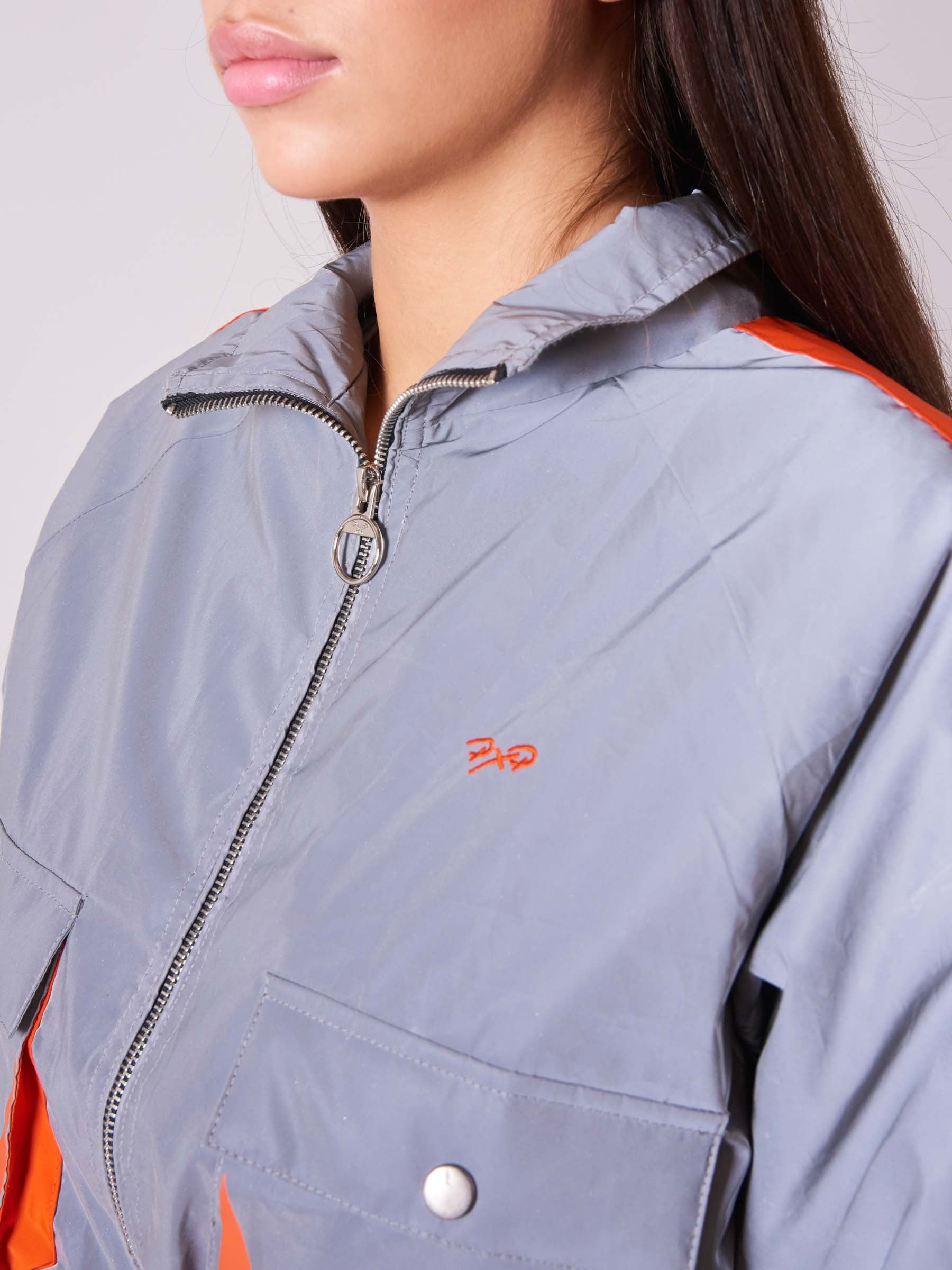 Kurze Jacke mit übergroßen Taschen-6