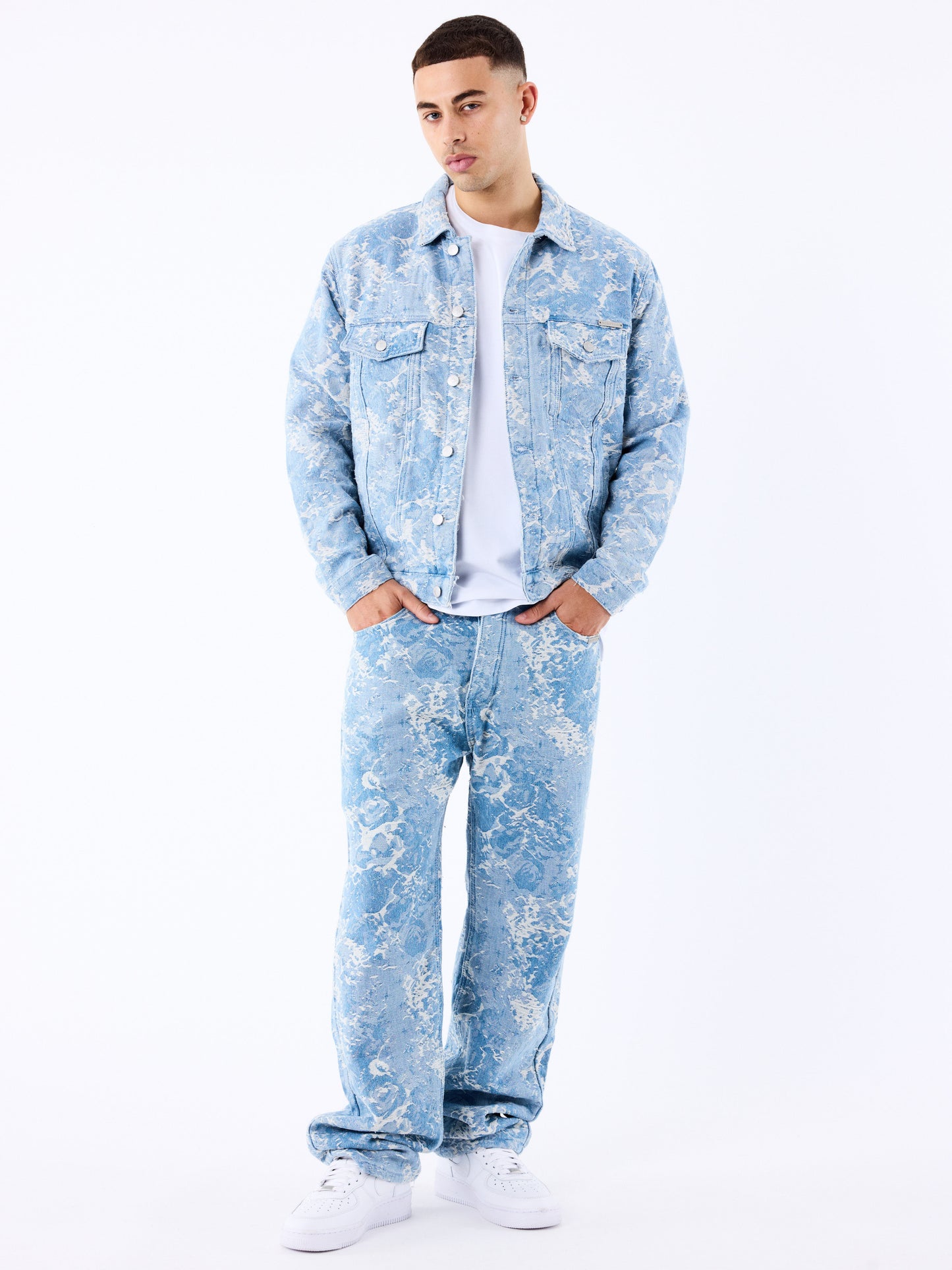 veste-en-denim-a-motif-abstrait-bleu