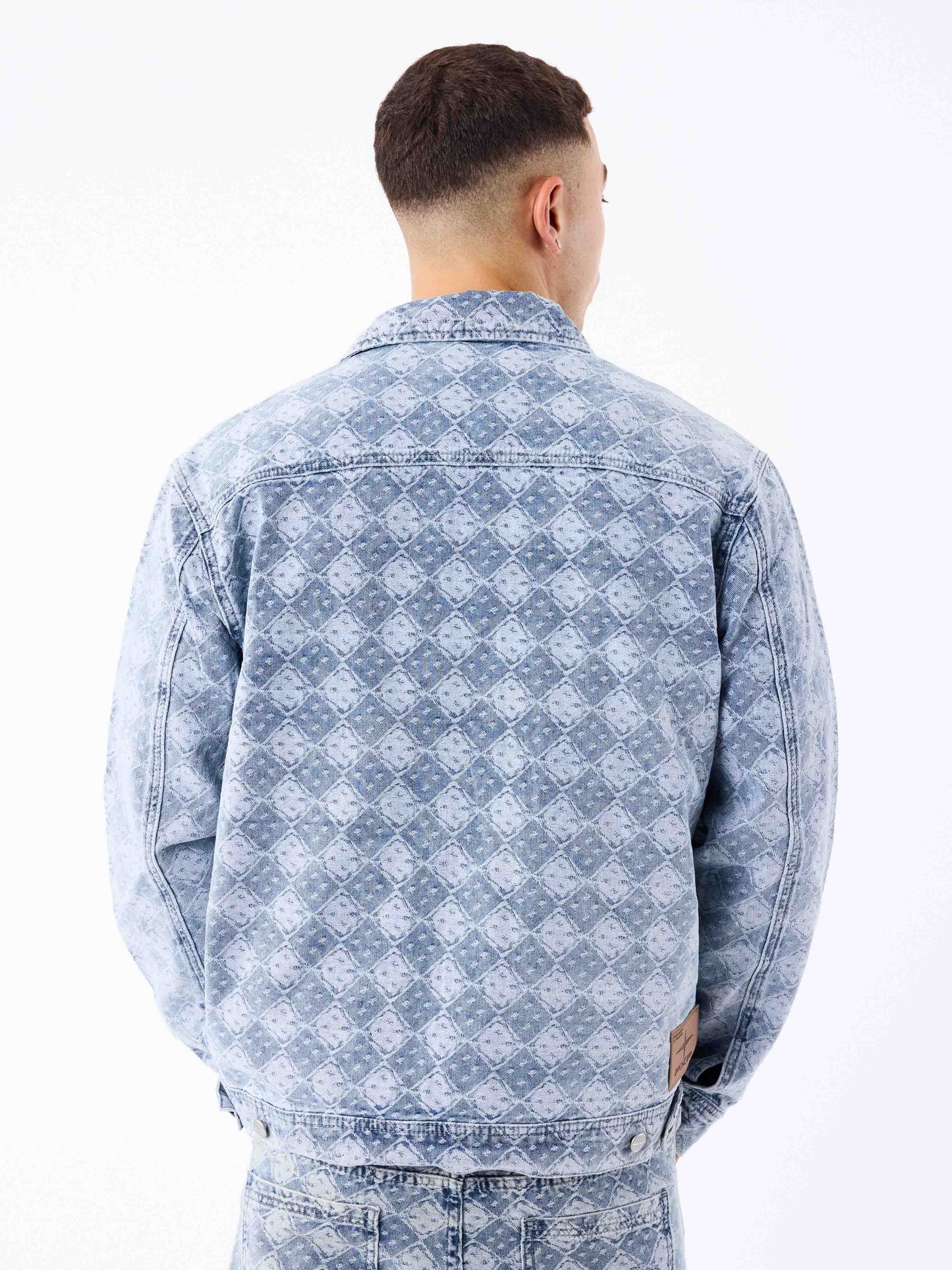 veste-en-denim-a-motif-geometrique-bleu