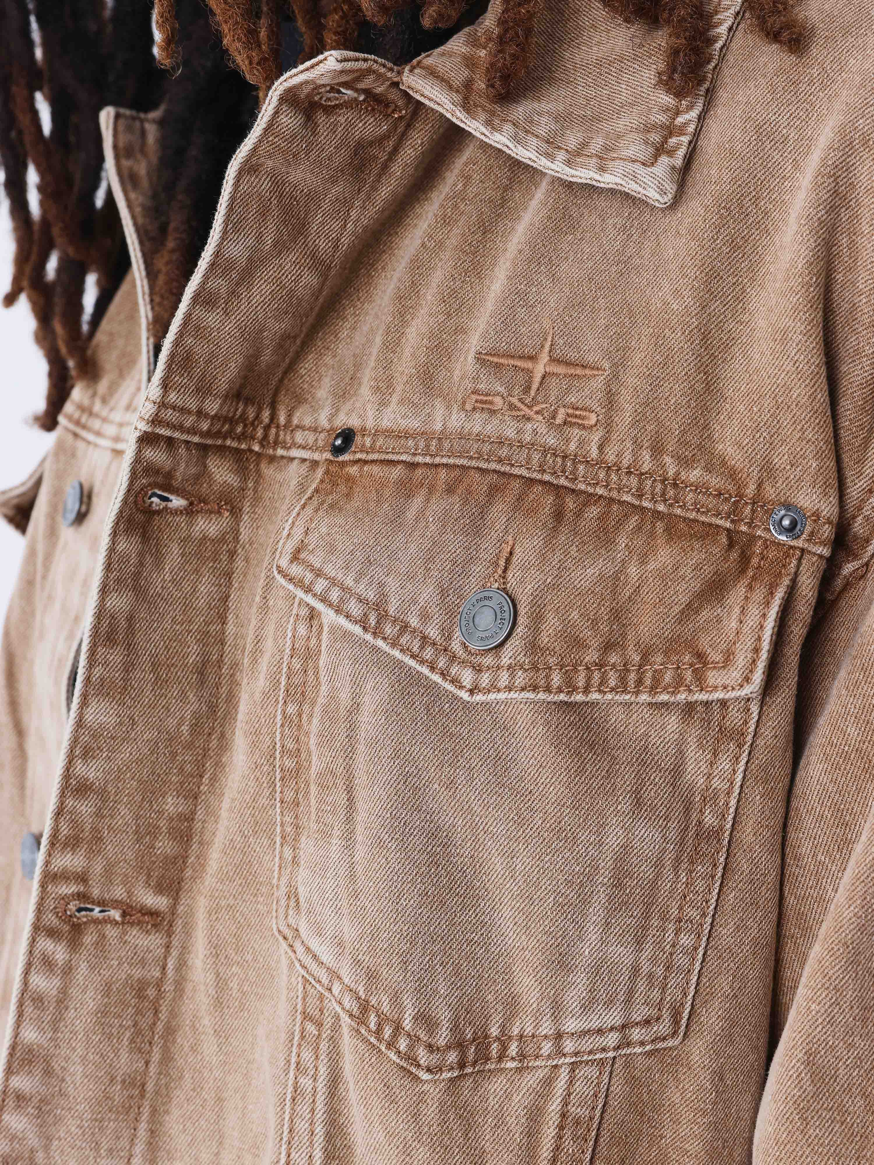 veste-en-jean-d-ensemble-camel