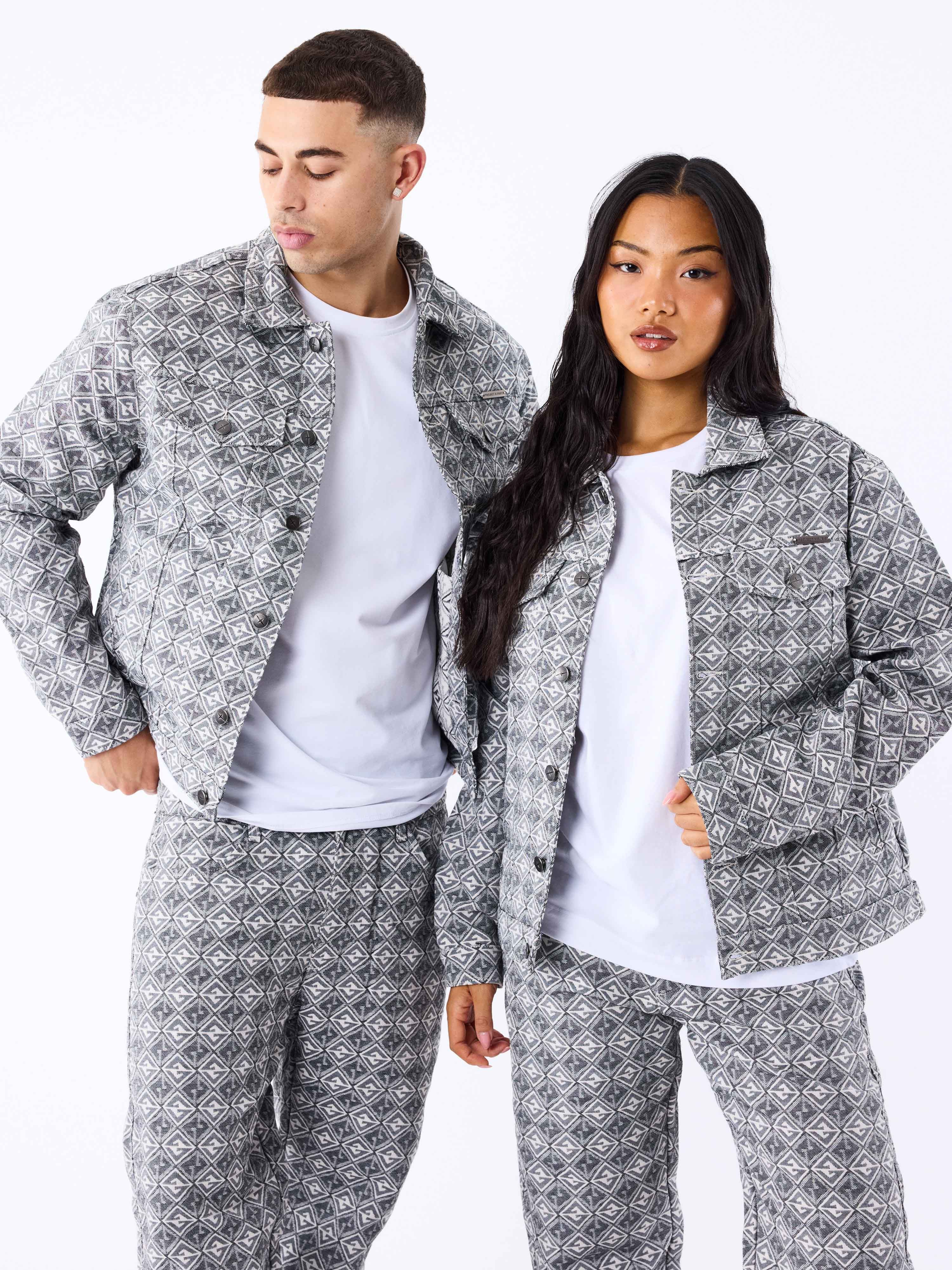 veste-en-toile-a-motif-geometrique-noir