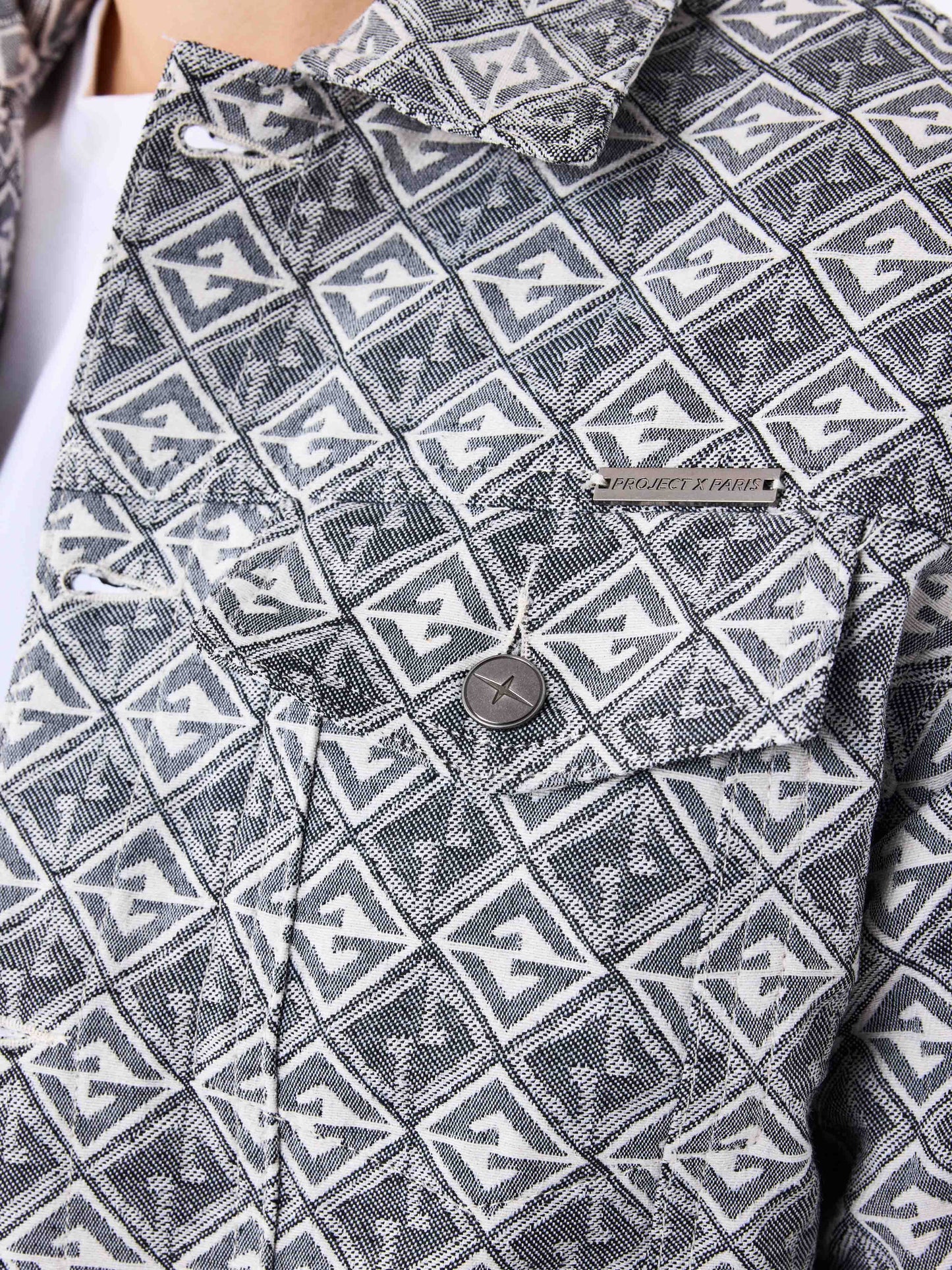 veste-en-toile-a-motif-geometrique-noir