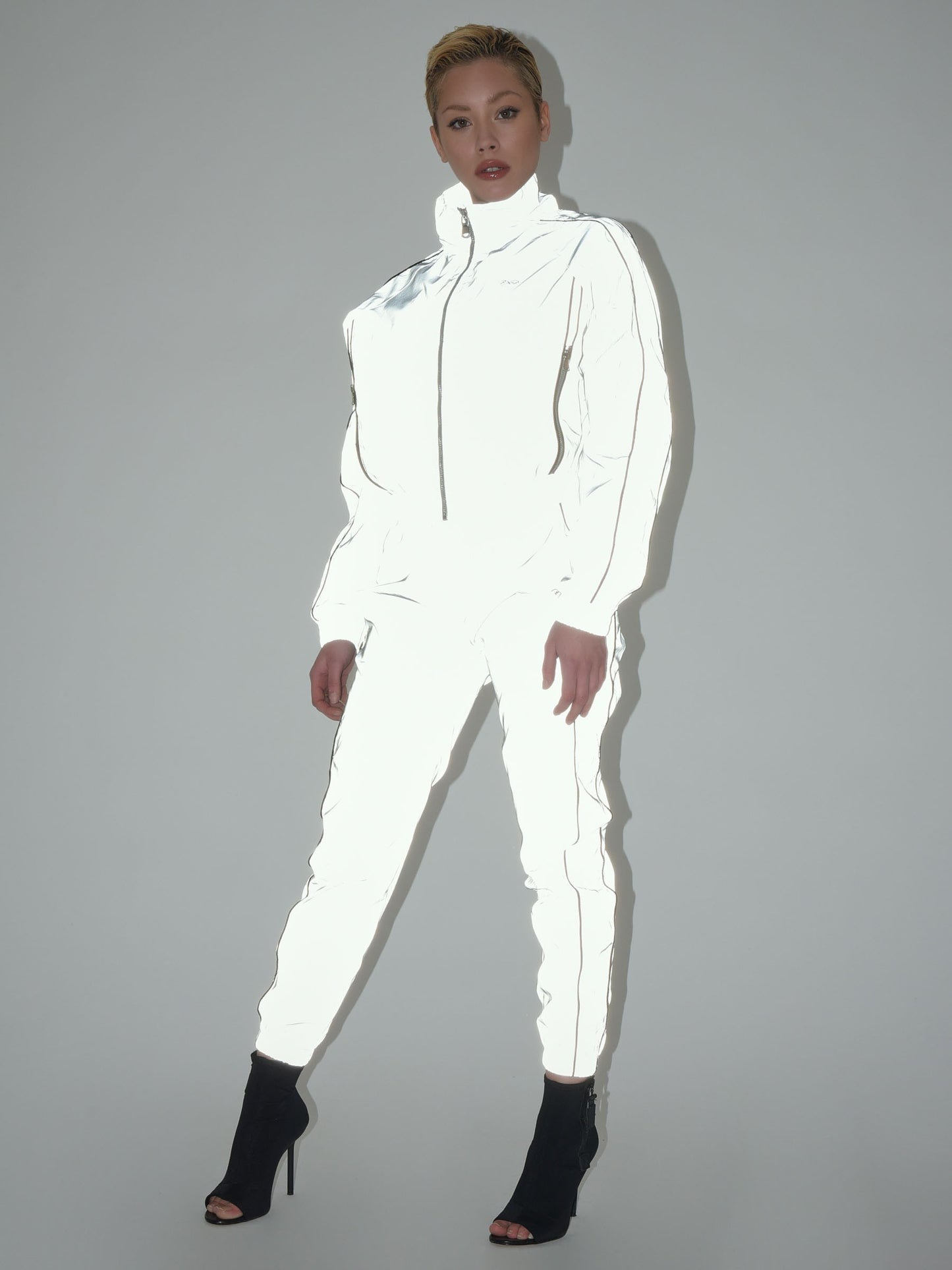 veste-oversize-elastiquee-col-montant-reflechissante-avec-piping-reflechissant