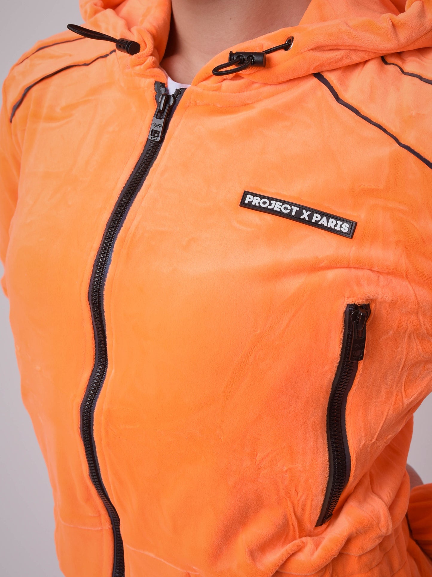veste-velvet-a-capuche-avec-pipings-contrastes-orange