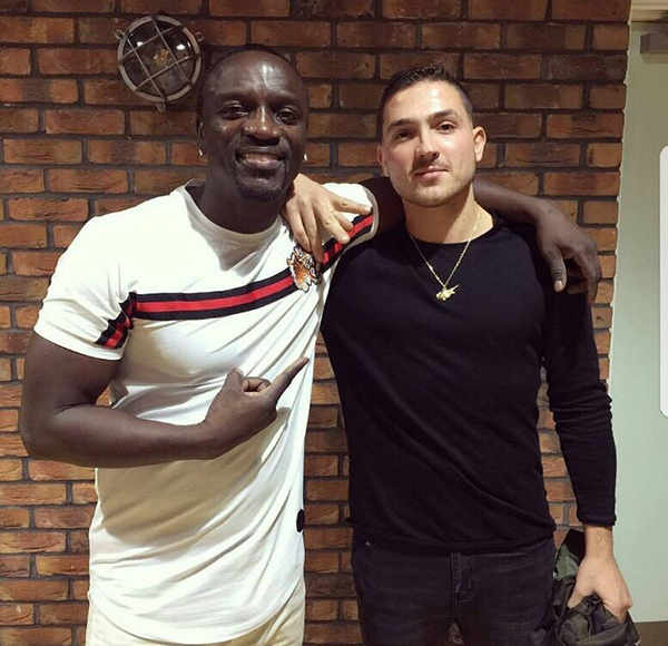 Akon en tee shirt TIGRE Project X Paris