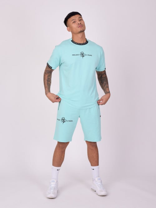 Short liso con banda del logo