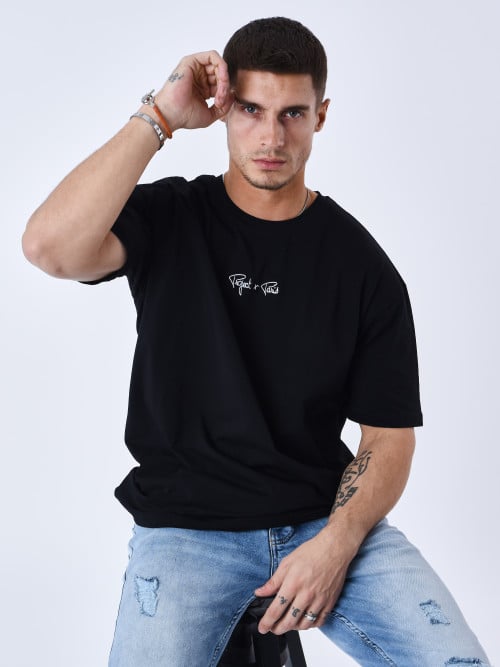 Camiseta con logo bordado