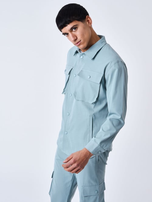 Sobrecamisa básica com bolsos