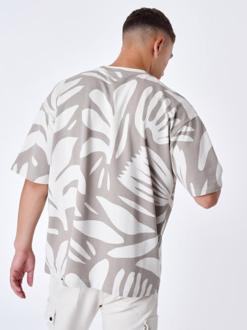 T-shirt motif all over...