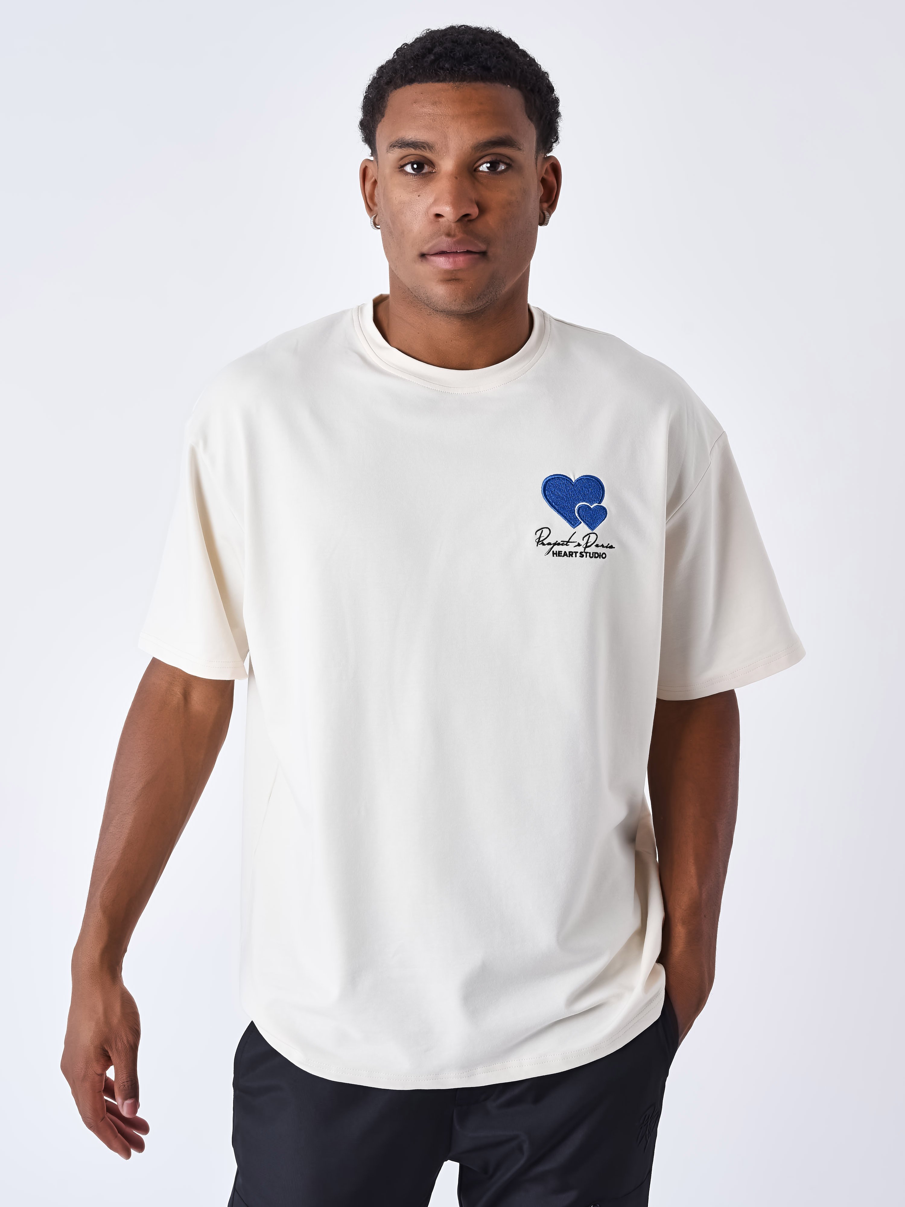 Camiseta con bordado de corazones frios
