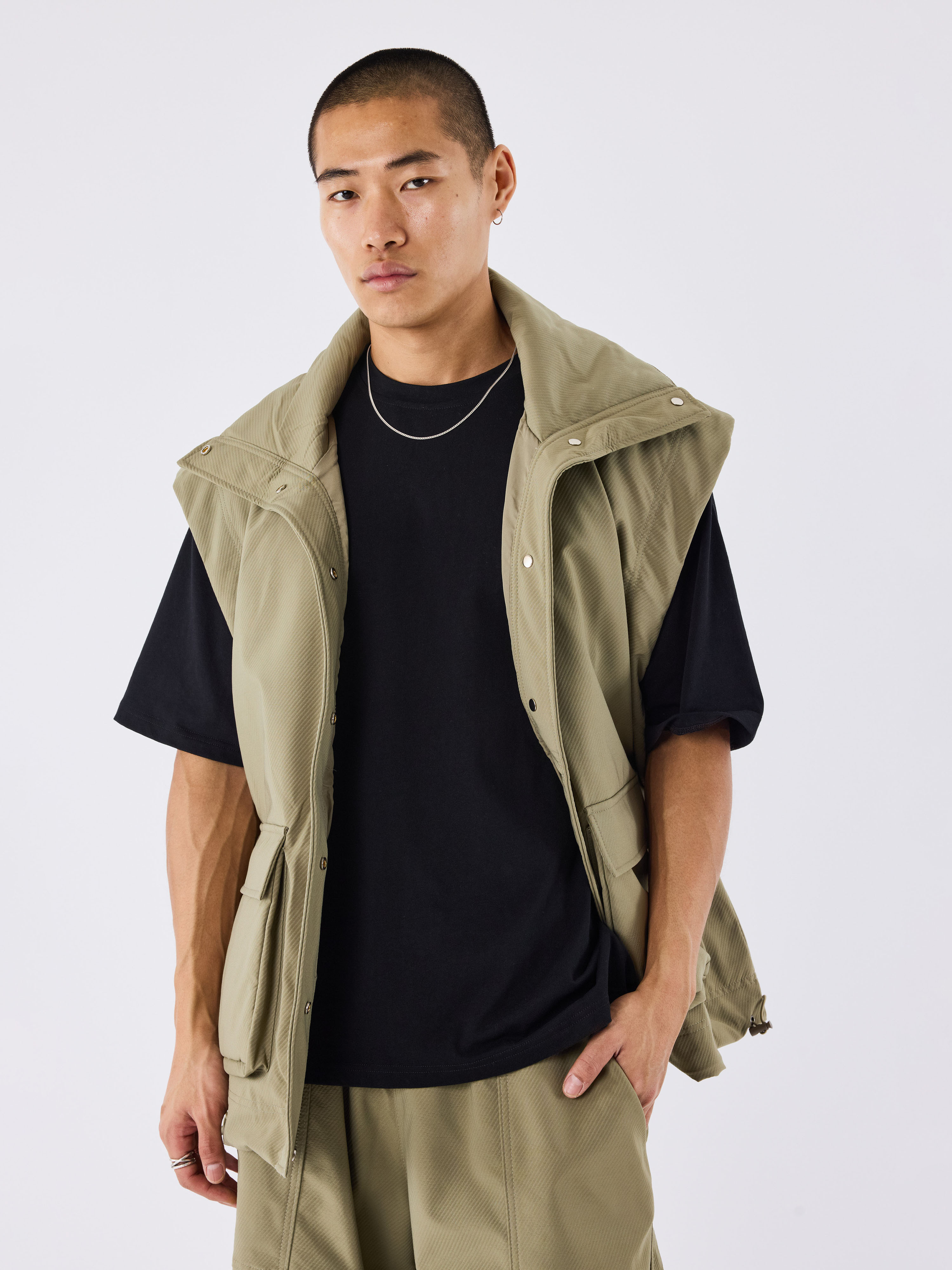 Oversized vest with pockets