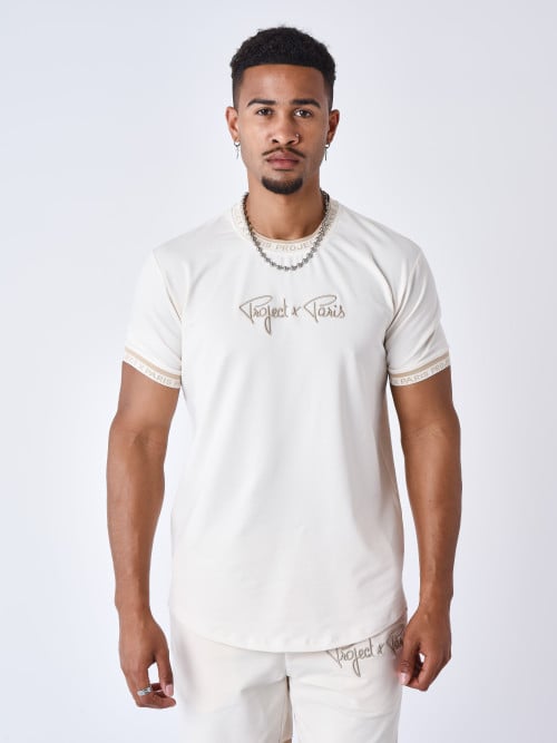 T-shirt com logótipo...