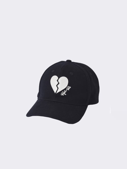 Casquette ajustable cœur brisé